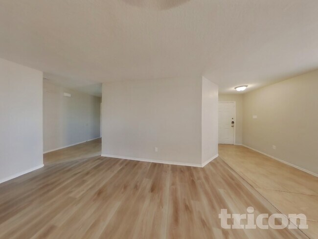 Foto del edificio - 6216 Thoroughbred Trail