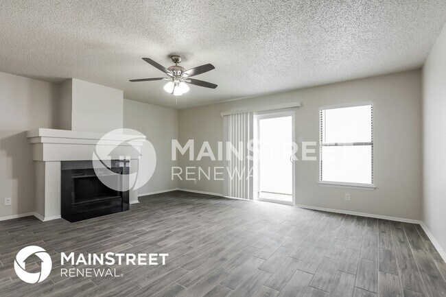 Foto del edificio - 6839 Flaming Ridge Dr