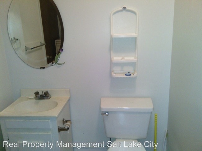 Building Photo - 783 E Whispering Pine Dr