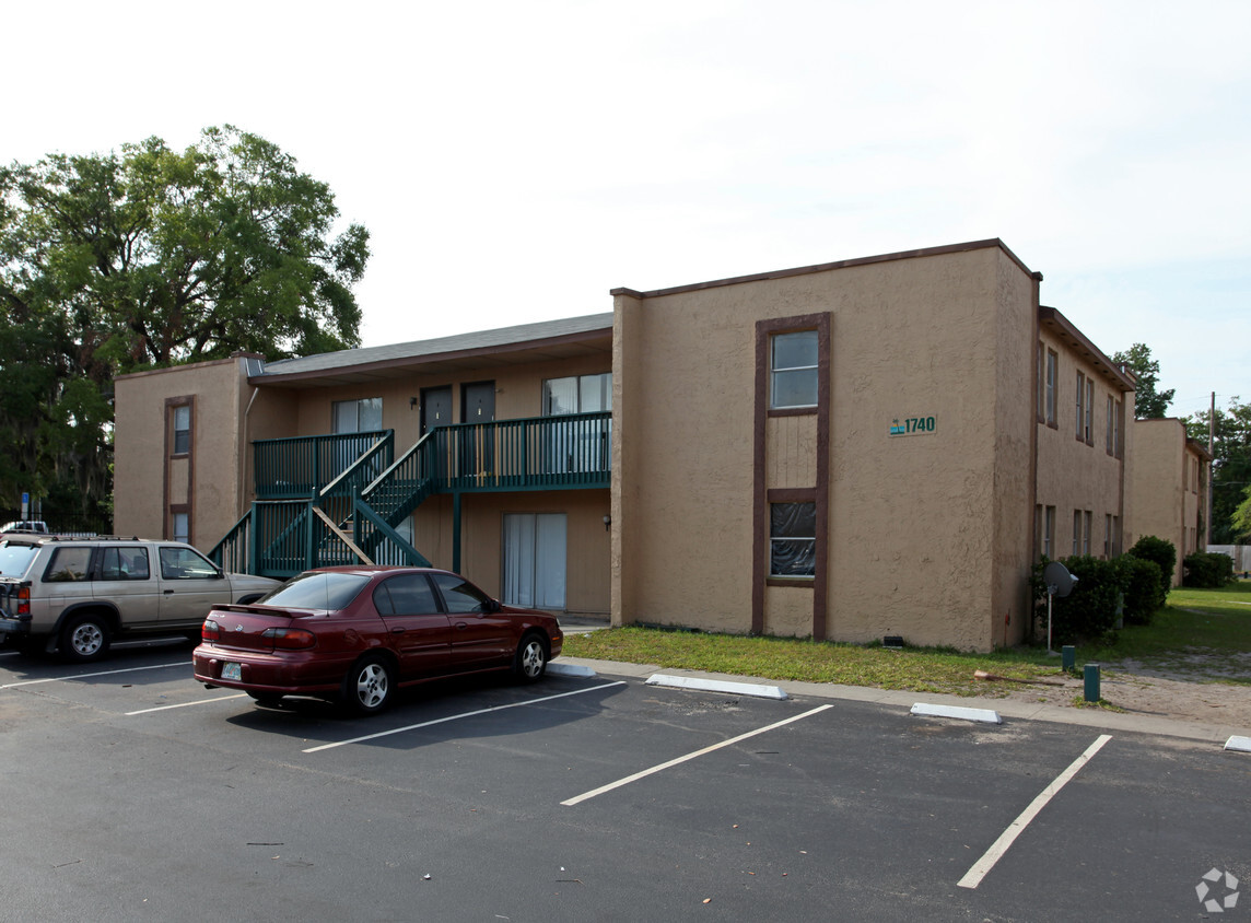 Primary Photo - Lakeside Village Apartments