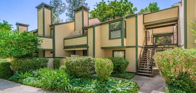 Building Photo - 100 Del Verde Cir