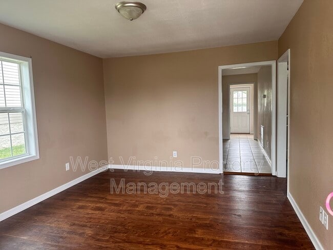 Building Photo - 108 Wickham Ave