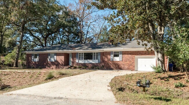 Building Photo - Peaceful Living in West Ashley!