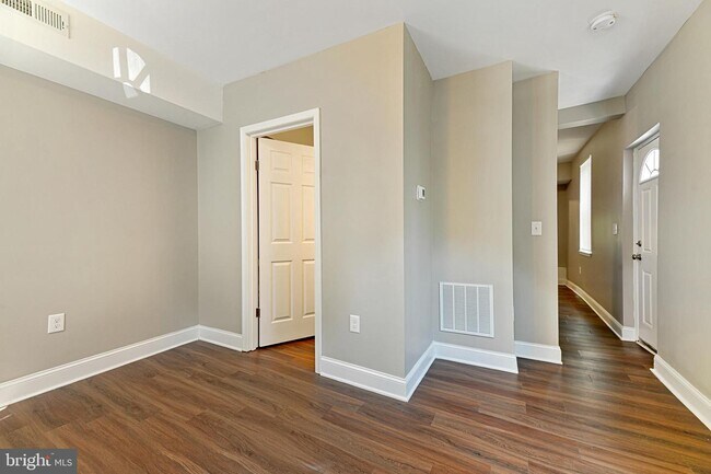 Foto del edificio - 3148 Leeds St