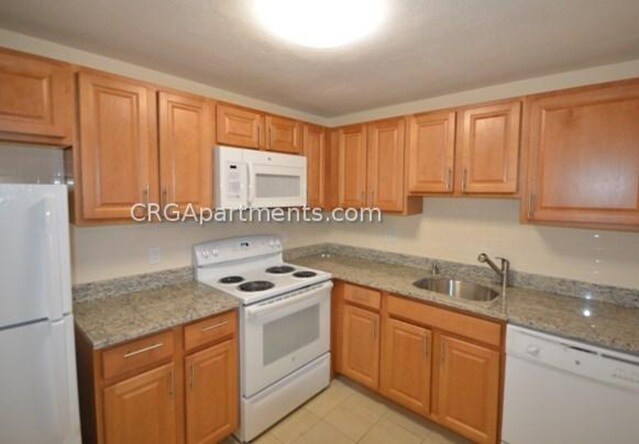 Foto del edificio - 16 Whites Ave