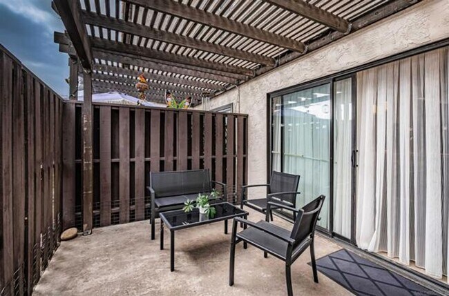 Foto del edificio - Town Home in El Cajon