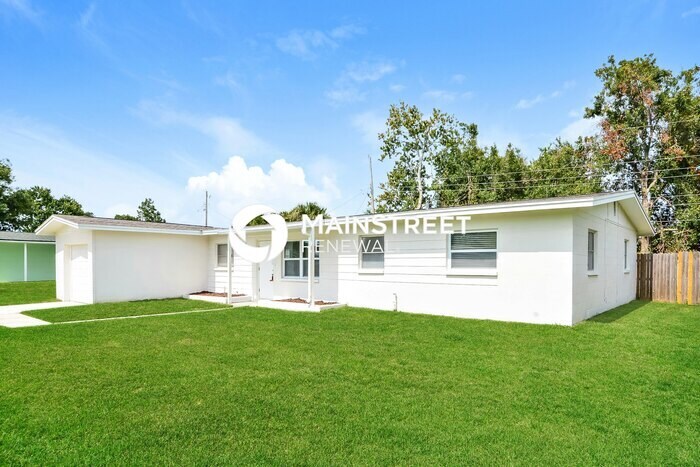 Foto principal - 4 Bedroom Pet-Friendly Home in MERRITT ISL...