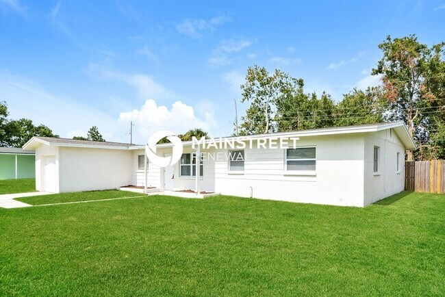 Building Photo - 4 Bedroom Pet-Friendly Home in MERRITT ISL...