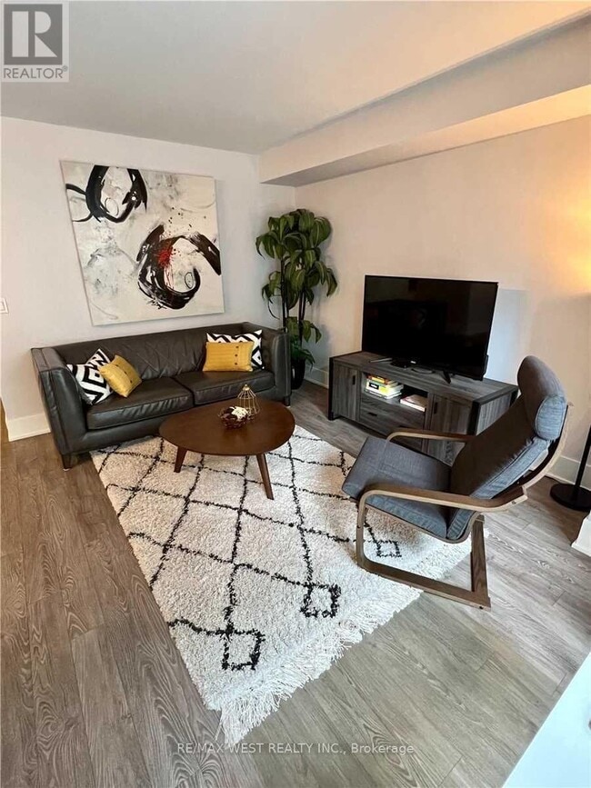 Building Photo - 300 Front St W