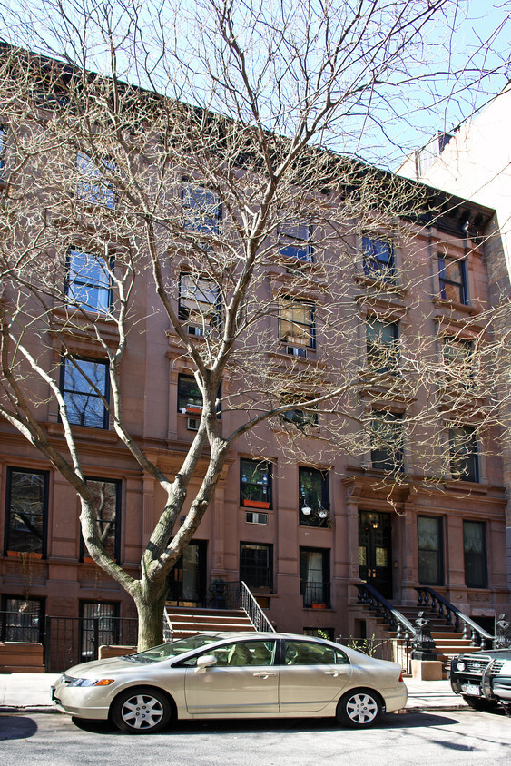Foto del edificio - 142 W 82nd St