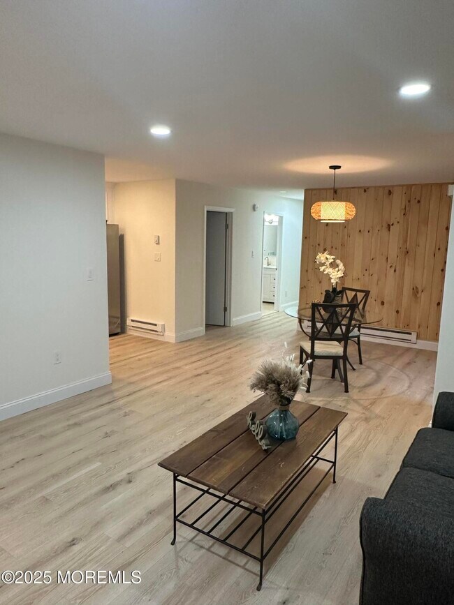 Building Photo - 169 Amberly Dr