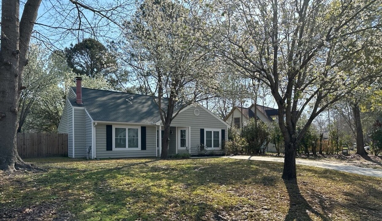 Primary Photo - 54 Blue Heron Court - BEAUTIFULLY REMODELED!