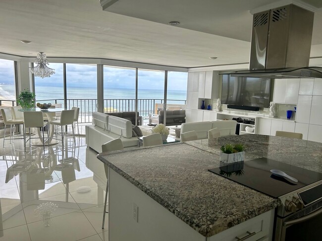 Building Photo - 9650 Shore Dr