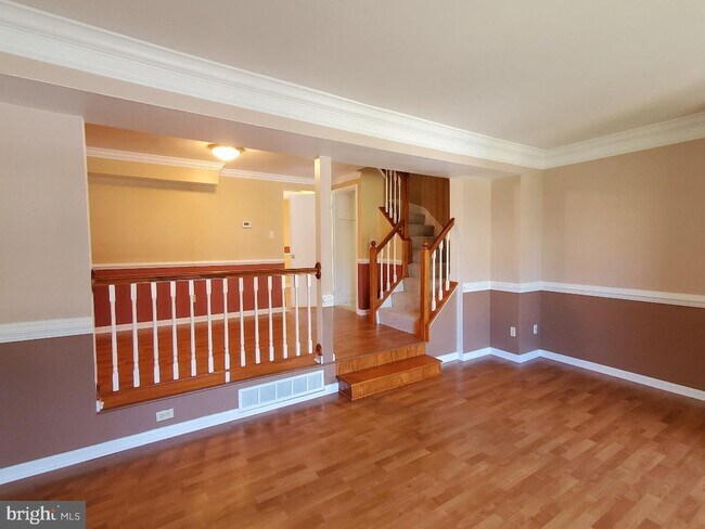 Building Photo - 2 Guinevere Ct