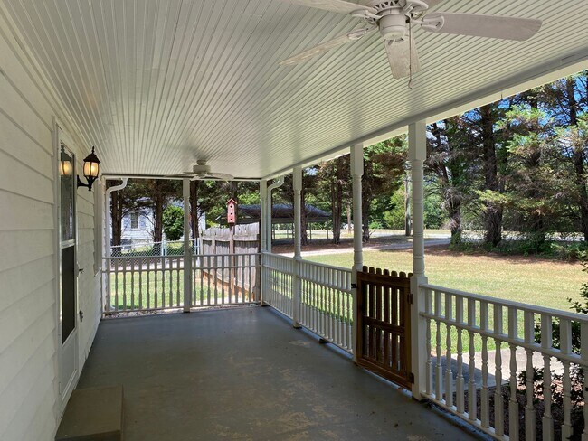 Building Photo - 7120 Styers Ferry Road