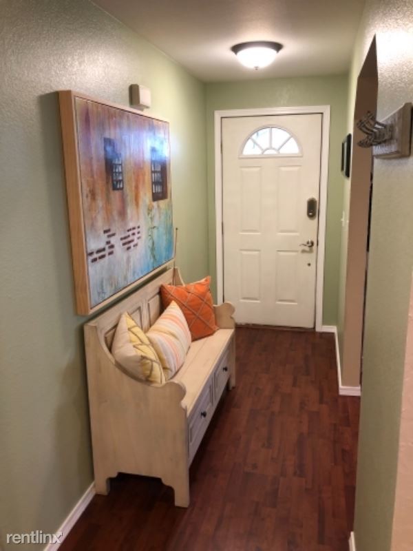 Foto del edificio - 3 br, 2 bath House - 900 N. Summit Rd.