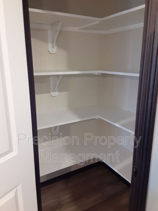 Foto del edificio - 591 225th St