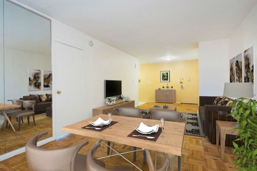 Foto del edificio - 305 E 40th St