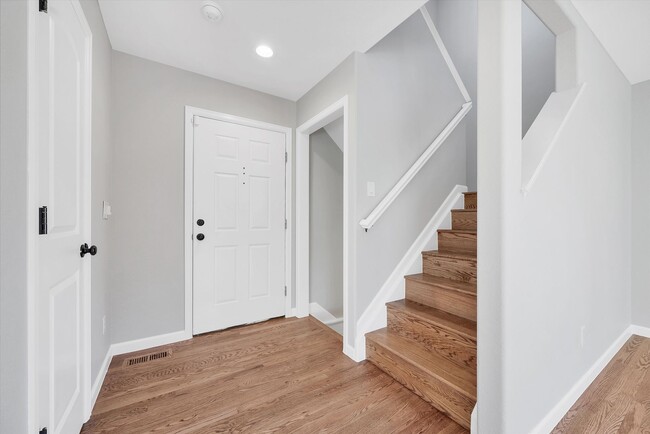 Foto del edificio - Beautiful & Spacious 4BD, 2.5 BA in Thornton!