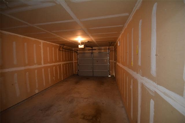Foto del edificio - 853 Village Point Ln