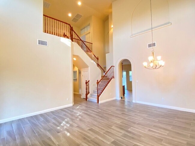 Building Photo - Available on July 31, 2025 For Viewing. Su...