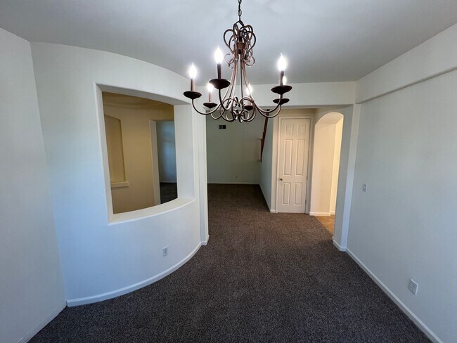 Foto del edificio - Beautiful Home in Cameron Park with Pool and Greenbelt Views!