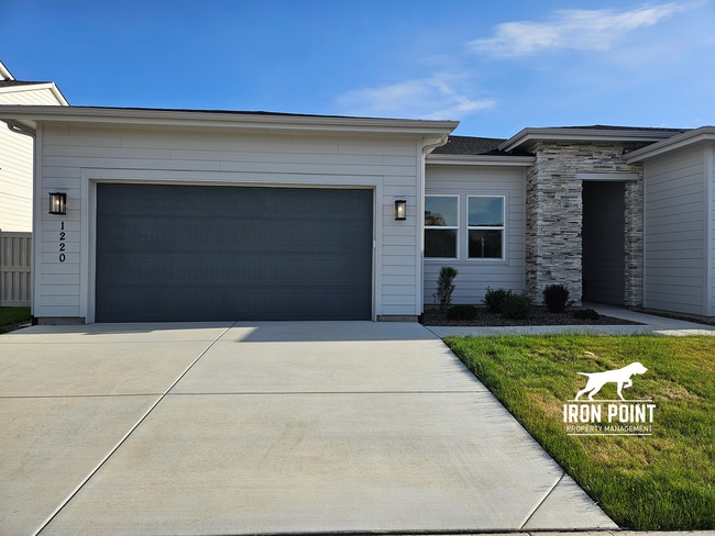 Building Photo - Brand New 4bed/3 bath home w/office, 2 car extended bay garage & all appliances included.