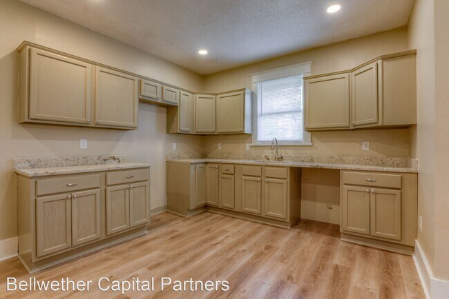 Building Photo - 3 br, 2 bath House - 869 Garland St