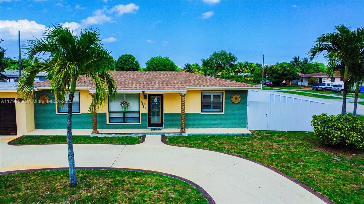 Primary Photo - 3151 SW 37th Ave
