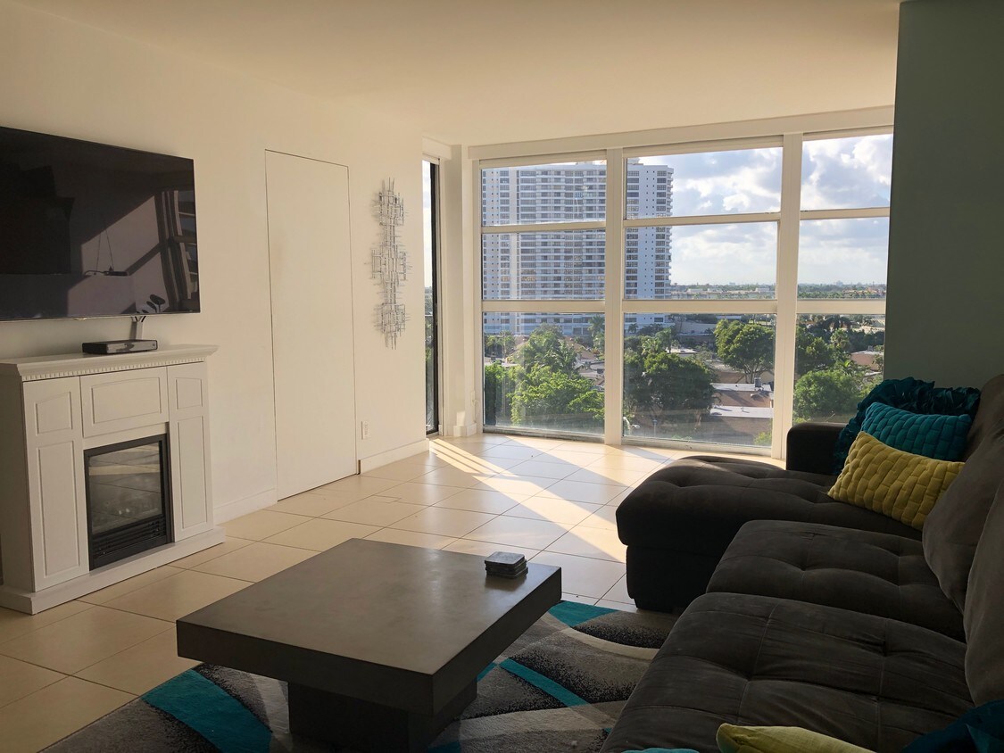 Foto principal - 400 Leslie Dr