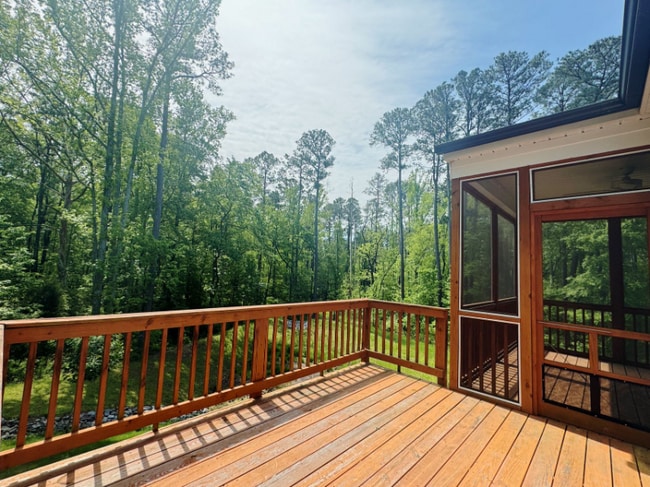 Building Photo - 2800 Lemnos Dr