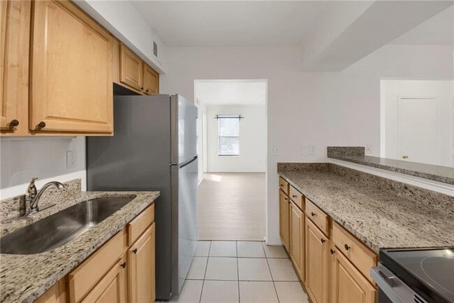 Building Photo - 2510 Huntingdon Chase