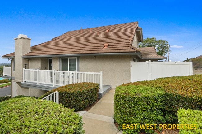 Building Photo - 2409 Sommerset Dr