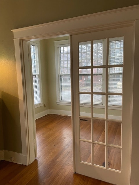 Building Photo - 1004 Scott St