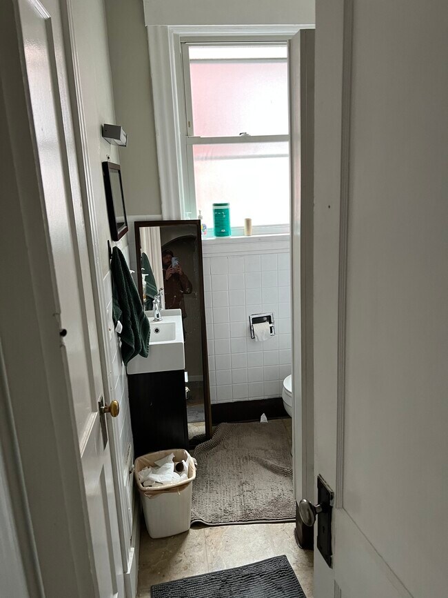 Foto del edificio - 527 Fortune Ave