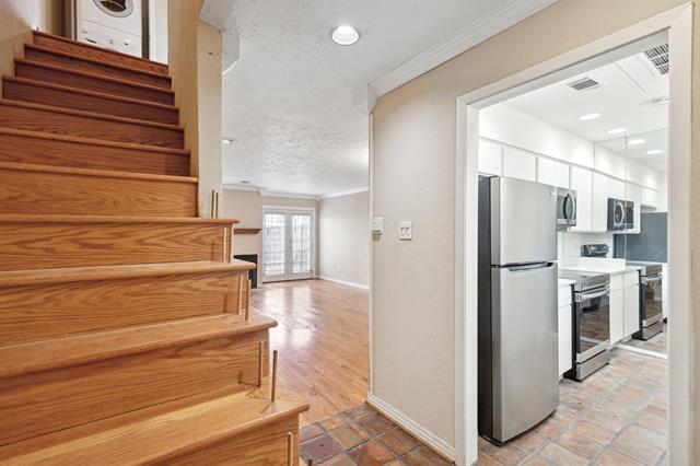 Building Photo - 2902 Wycliff Ave