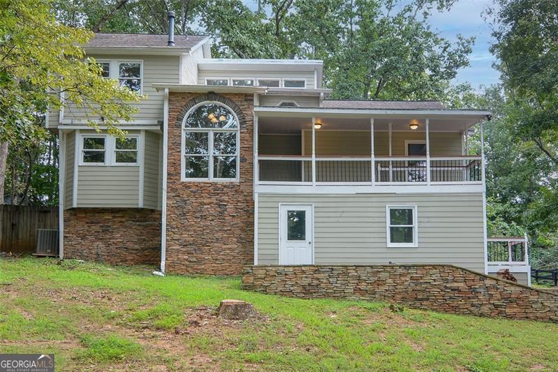 Primary Photo - 639 Lakeshore Dr NW