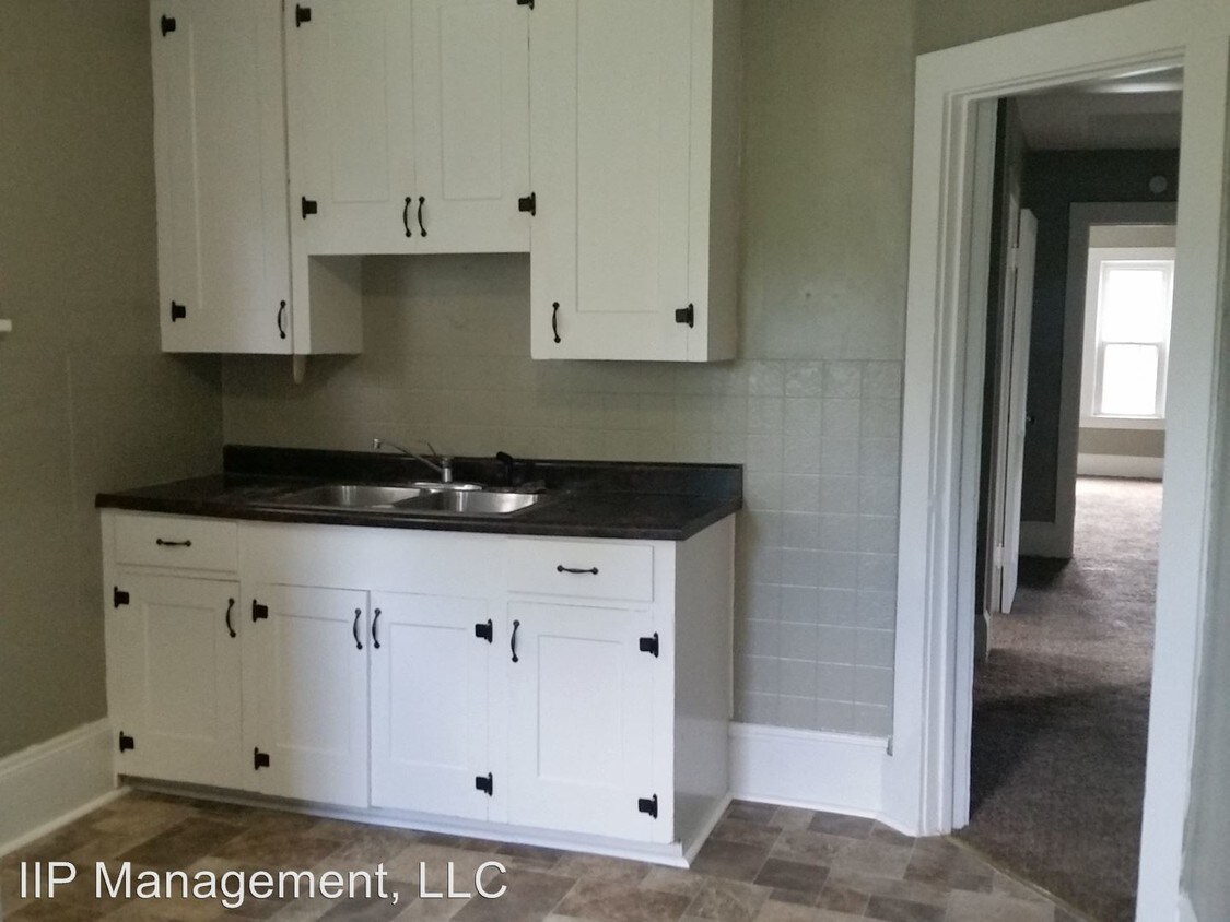 Foto principal - 881 Babbitt Rd