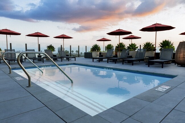 Building Photo - Denizen