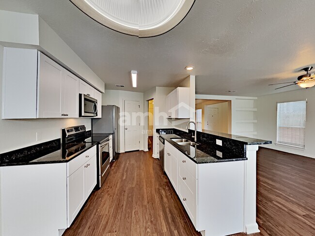 Foto del edificio - 6550 Garden Trail Ct