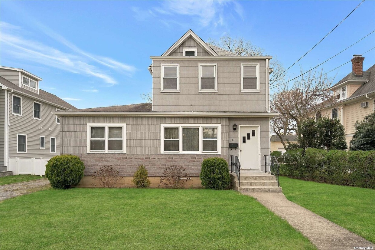 Primary Photo - 24 1st St