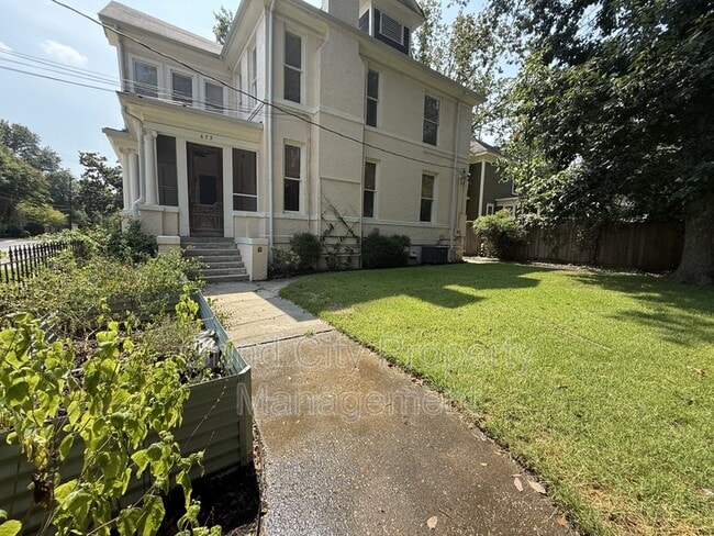 Photo - 653 Anderson St House