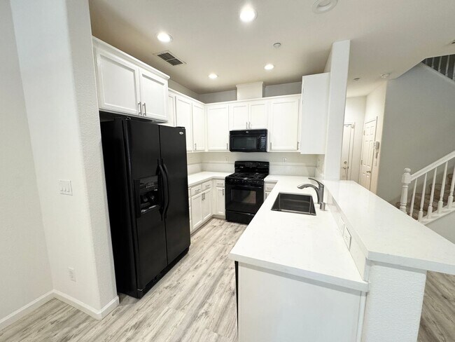 Foto del edificio - Perfect Shape Townhome in North Livermore ...