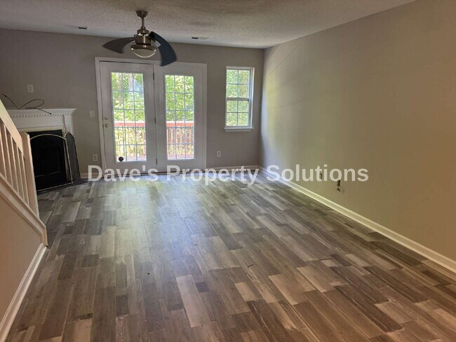 Foto del edificio - Beautiful and Spacious Townhome