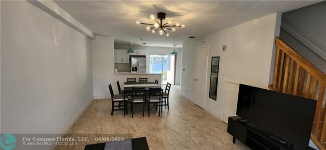 Foto del edificio - 2828 Edgehill Ln