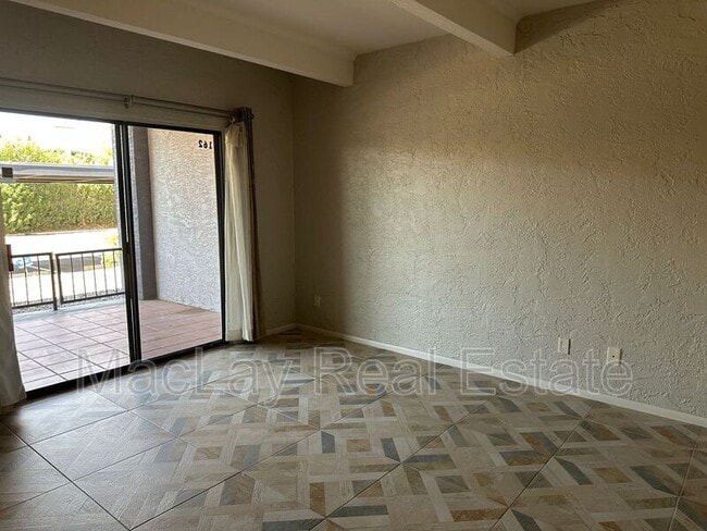 Building Photo - 7350 N Pima Rd