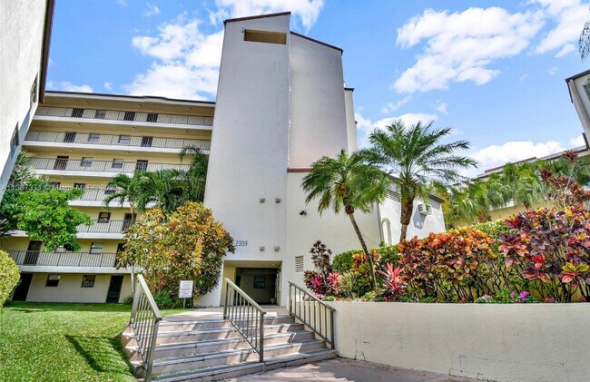 Foto del edificio - 2311 S Cypress Bend Dr