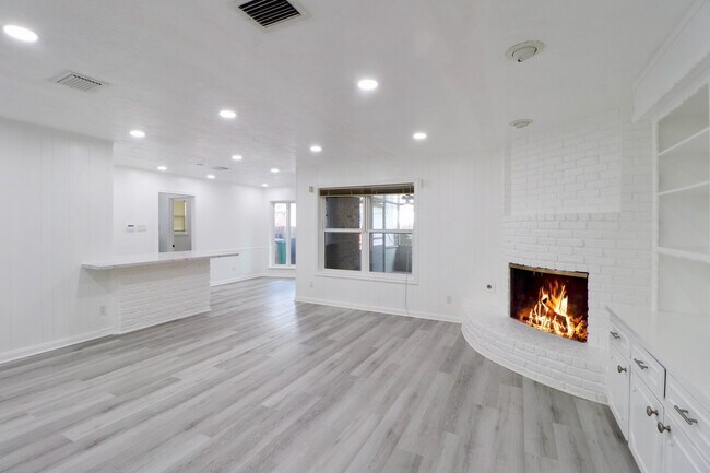 Foto del edificio - 9807 Braewick Dr