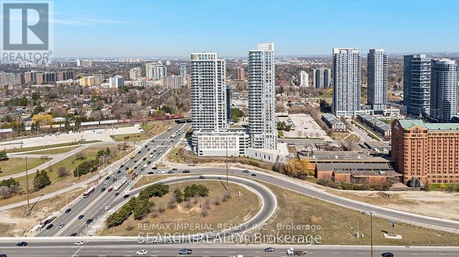Building Photo - 2033 Kennedy Rd