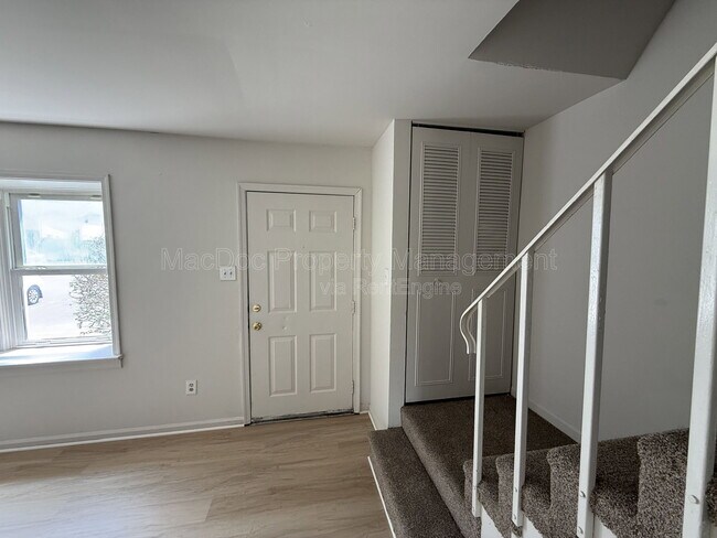 Foto del edificio - 809 Denton Cir